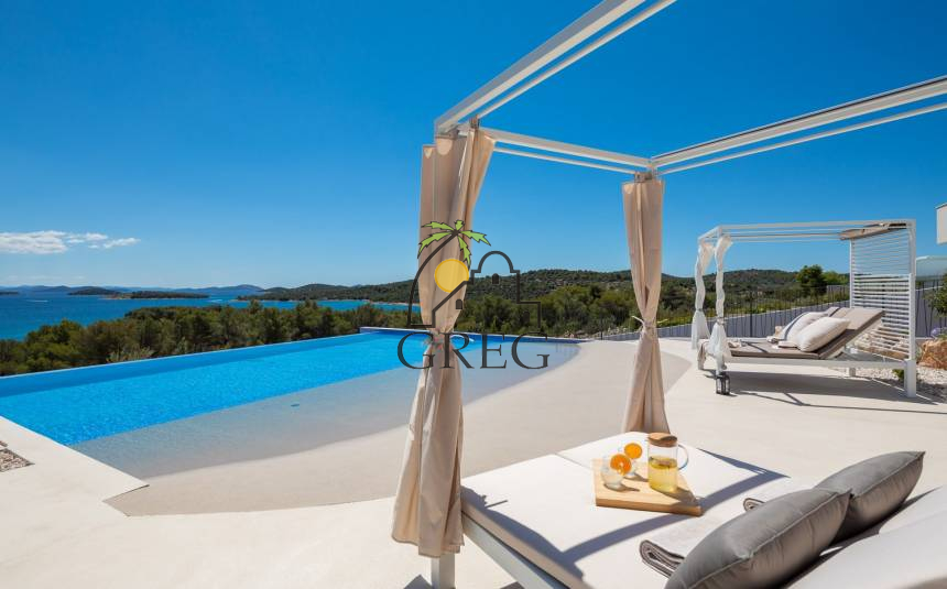 Croatia, Island of Murter,  - House, for sale