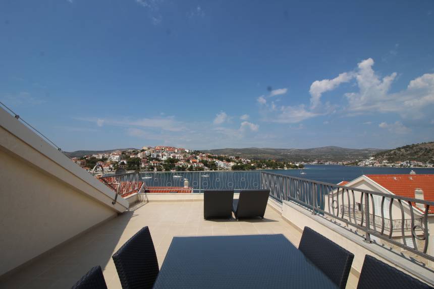 Croatia, Middle Dalmatia,  - Apartment, for sale